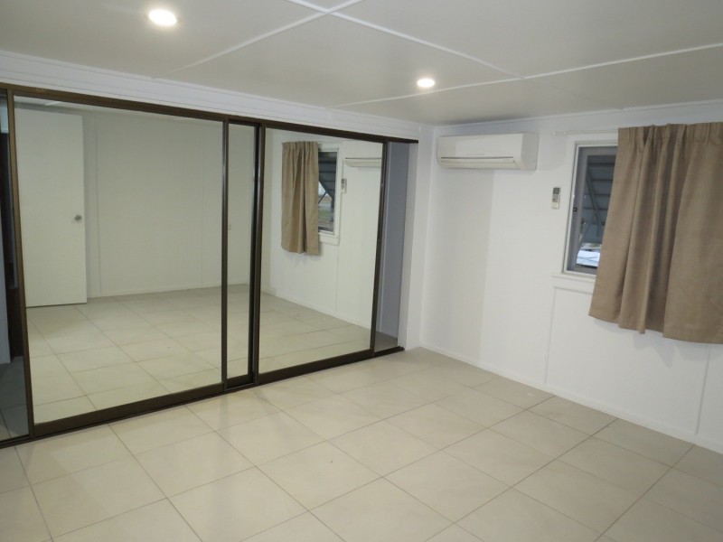 10 Rosshall Street, Bowen QLD 4805