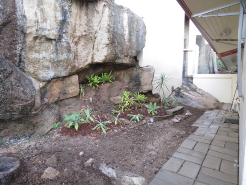 1/8 Poinciana Drive, Bowen QLD 4805