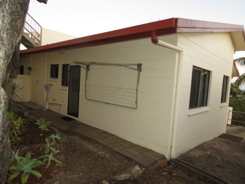 1/8 Poinciana Drive, Bowen QLD 4805