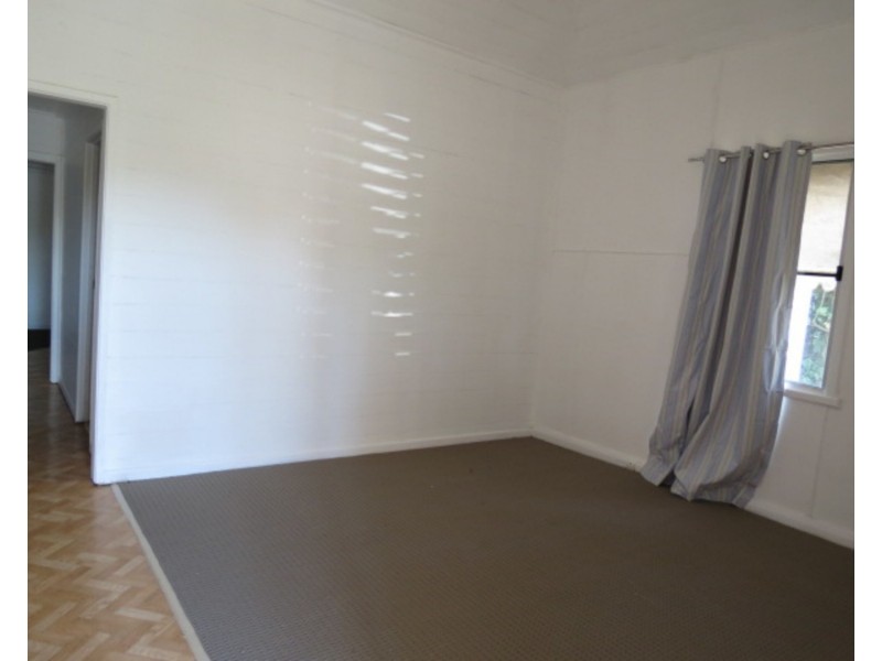 11 Gordon Street, Bowen QLD 4805