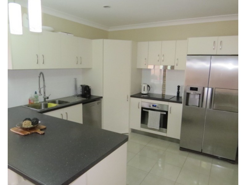 8 Seacove Crescent, Bowen QLD 4805