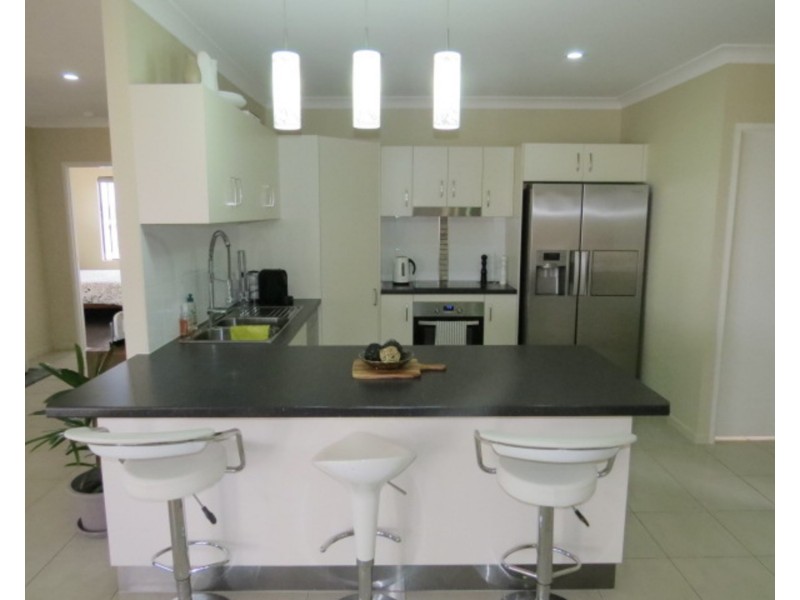 8 Seacove Crescent, Bowen QLD 4805