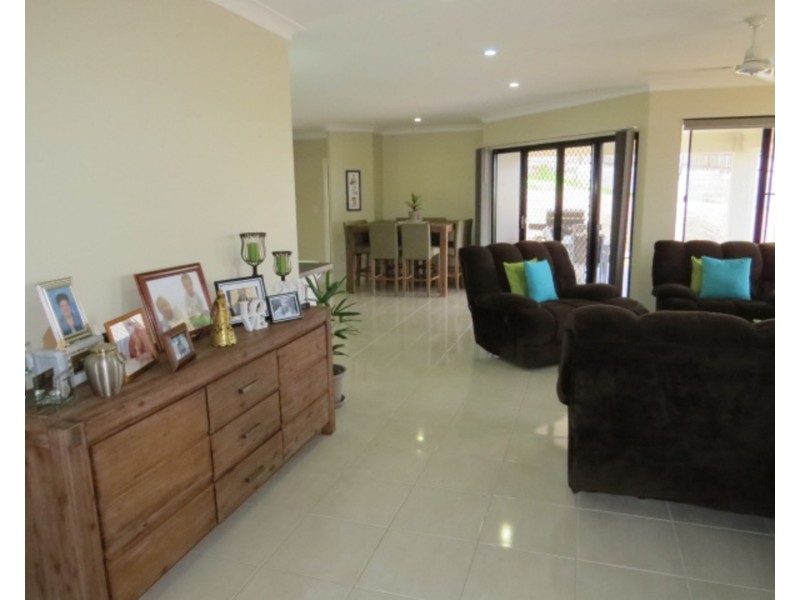8 Seacove Crescent, Bowen QLD 4805
