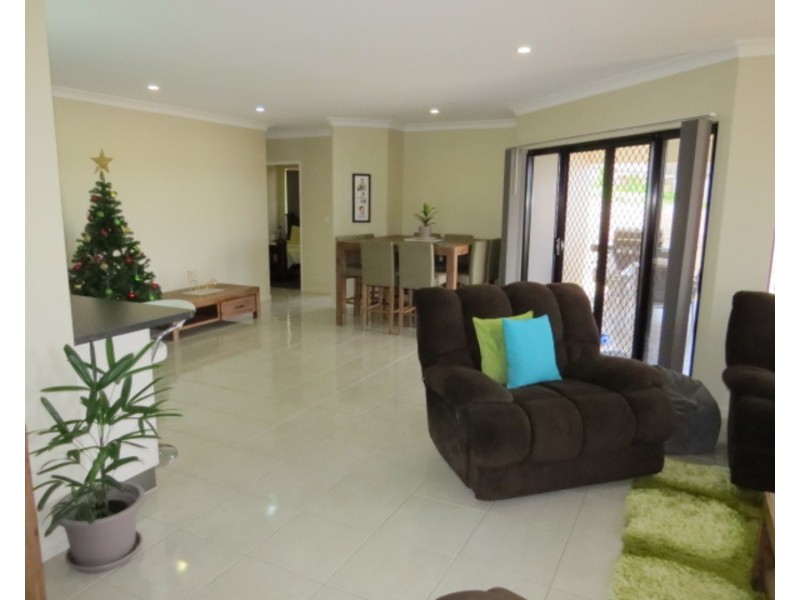 8 Seacove Crescent, Bowen QLD 4805