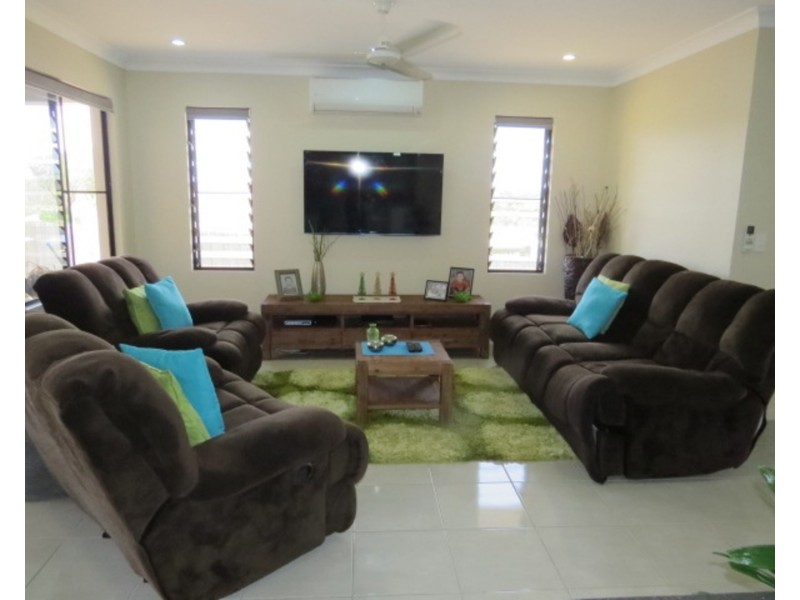 8 Seacove Crescent, Bowen QLD 4805