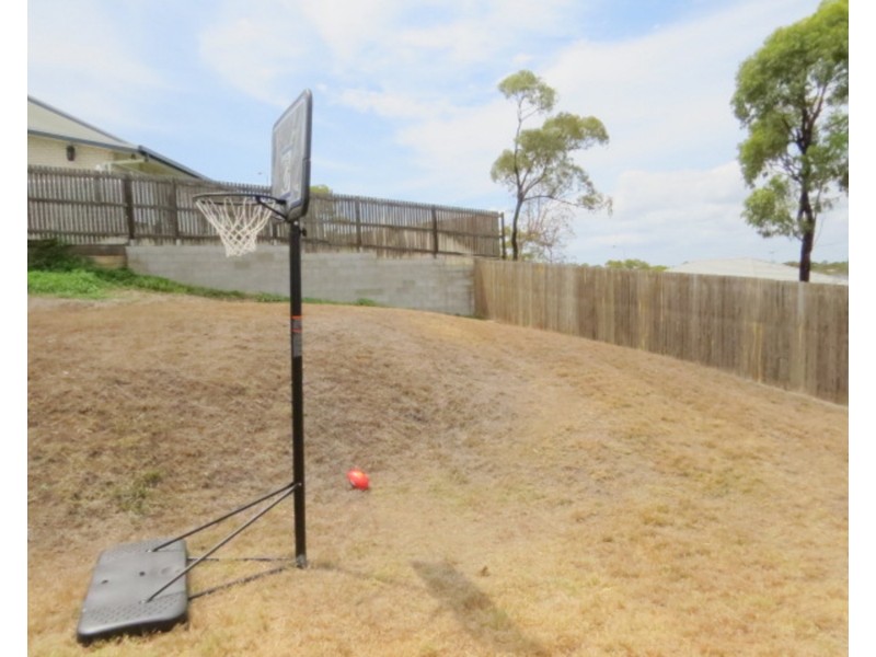 8 Seacove Crescent, Bowen QLD 4805