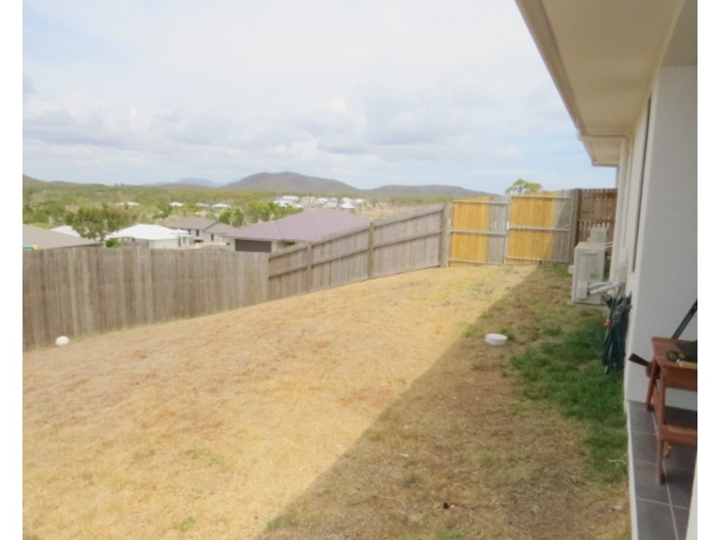 8 Seacove Crescent, Bowen QLD 4805