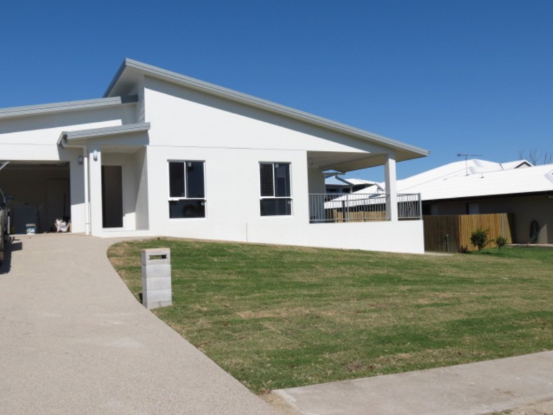 9 Marine Parade, Bowen QLD 4805