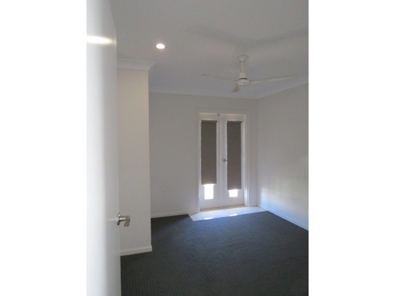8 Pacific Drive, Bowen QLD 4805