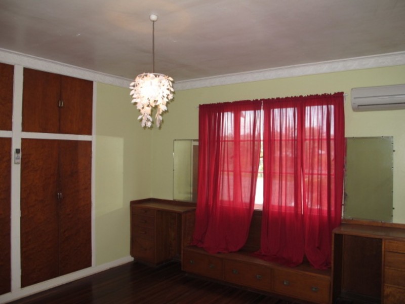 105 Powell Street, Bowen QLD 4805