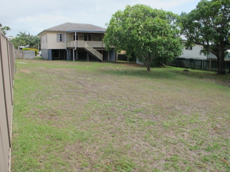 105 Powell Street, Bowen QLD 4805