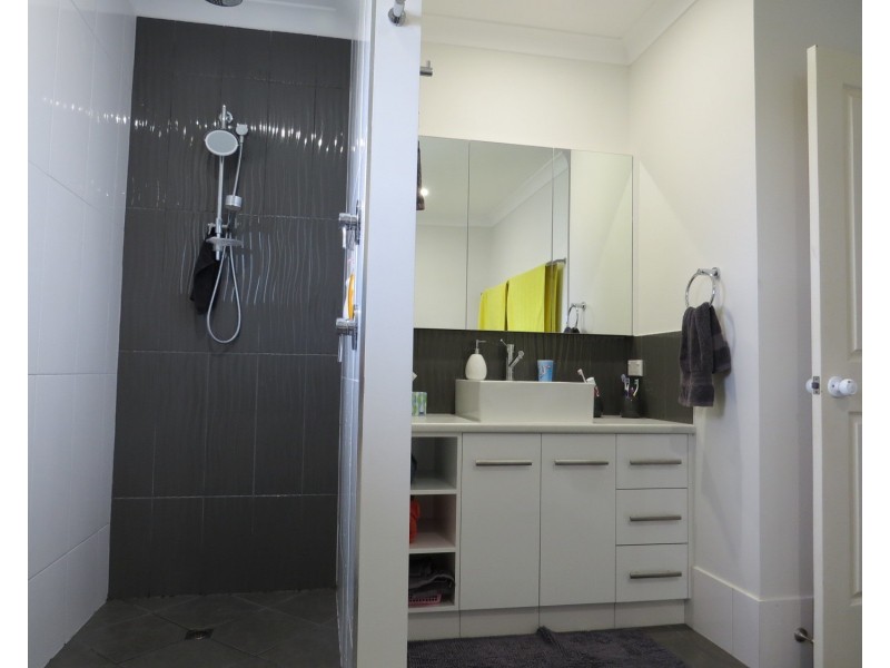3 Oak Crescent, Bowen QLD 4805