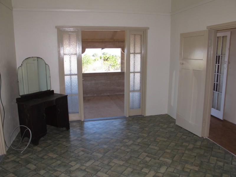 11 Mitchell Street, Bowen QLD 4805