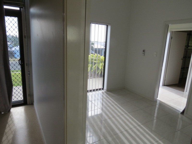 9 Allan Place, Bowen QLD 4805