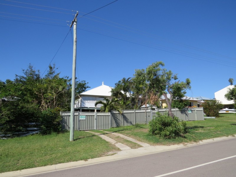 19 Poole Street, Bowen QLD 4805