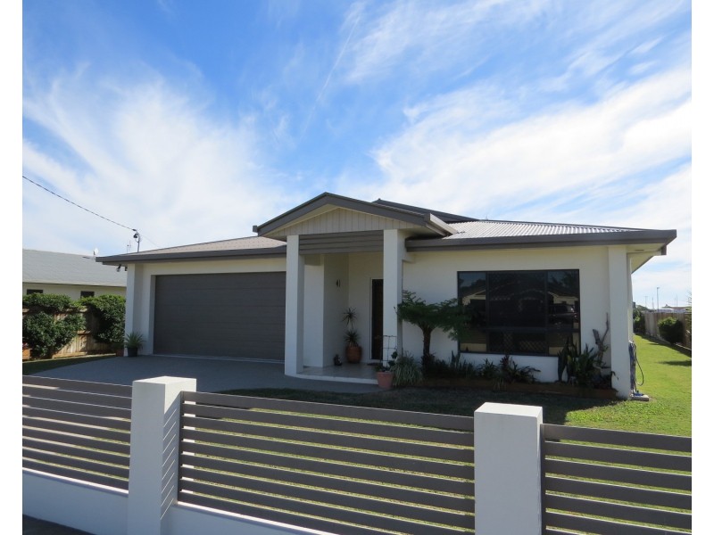18 Matthews Street, Bowen QLD 4805