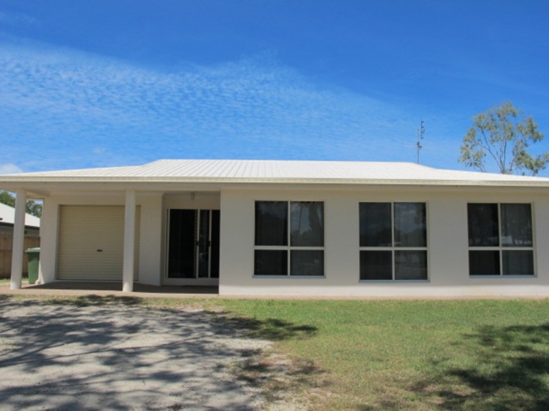 28 Crofton Street, Bowen QLD 4805