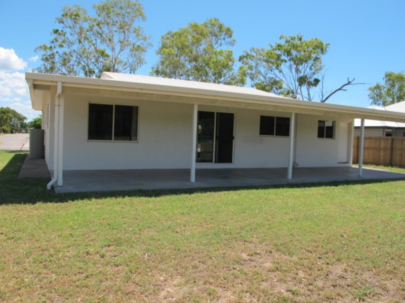 28 Crofton Street, Bowen QLD 4805