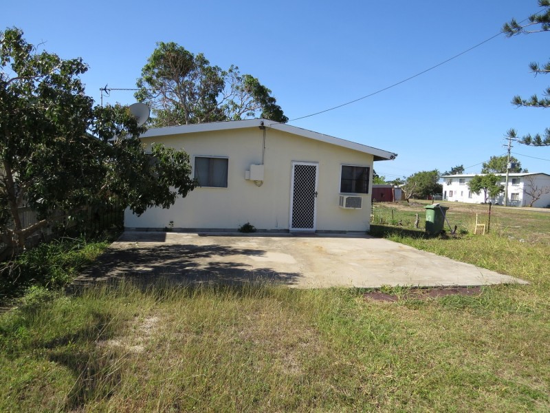 42 Creek Street, Bowen QLD 4805