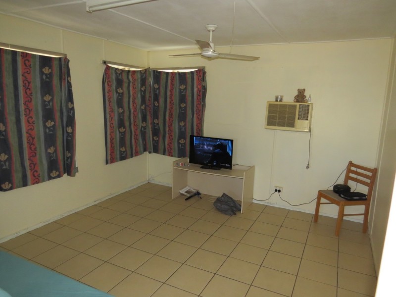 42 Creek Street, Bowen QLD 4805