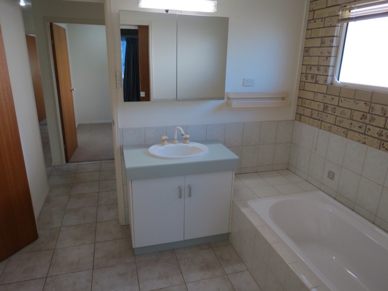 130 Hillview Road, Bowen QLD 4805