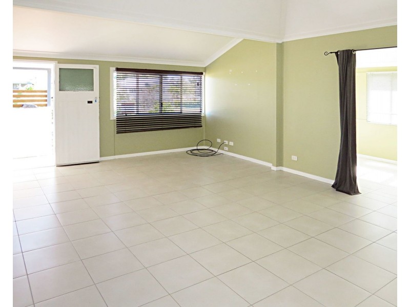 24 Sinclair Street, Bowen QLD 4805