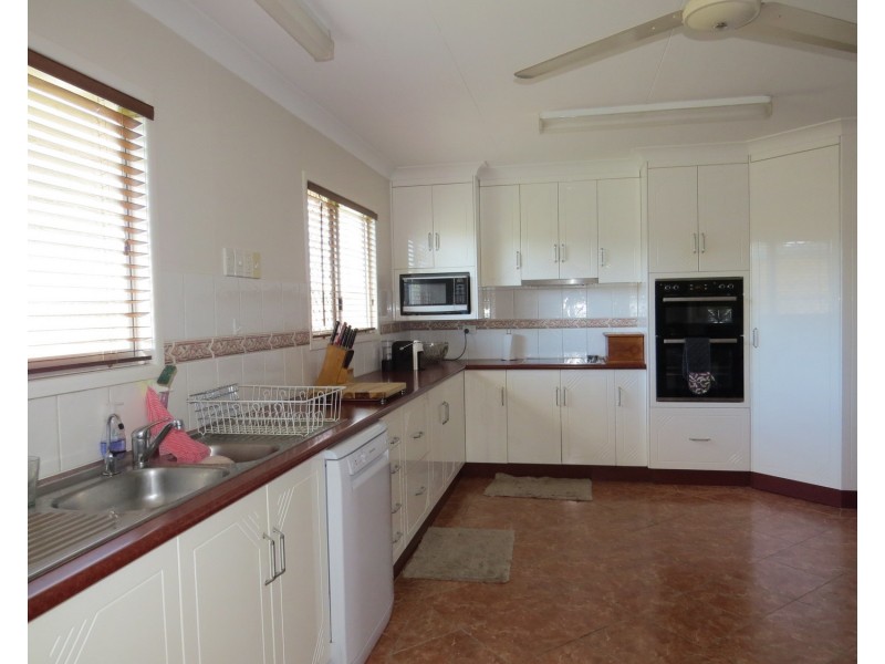 98 Gregory Street, Bowen QLD 4805