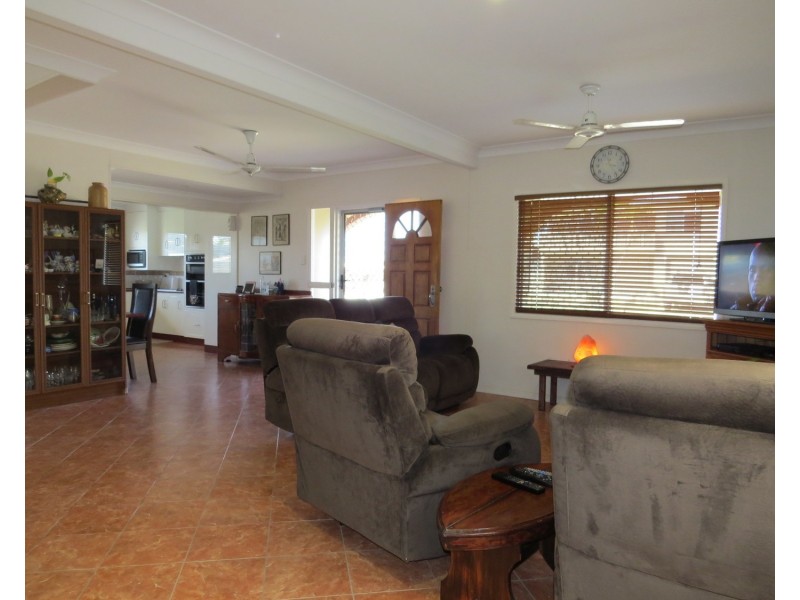 98 Gregory Street, Bowen QLD 4805
