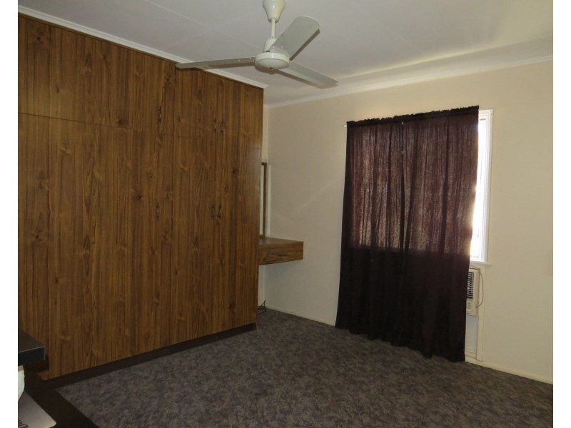 98 Gregory Street, Bowen QLD 4805