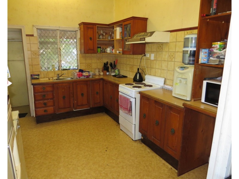 71 Poole Street, Bowen QLD 4805