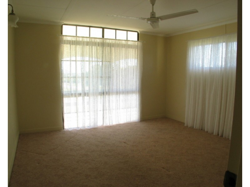 13 Sunset Crescent, Bowen QLD 4805