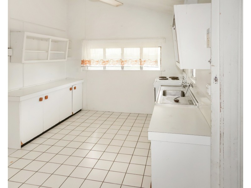 112 Herbert Street, Bowen QLD 4805