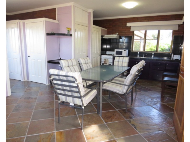 4 West Street, Bowen QLD 4805