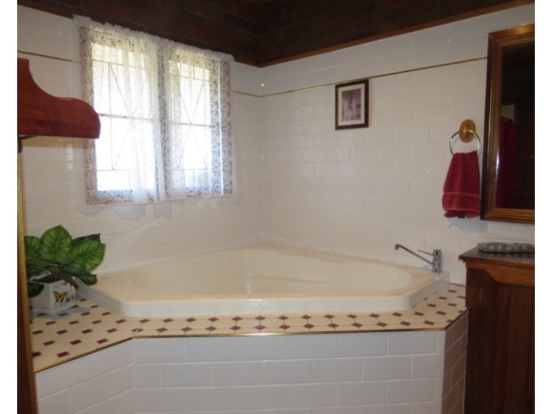 4 West Street, Bowen QLD 4805