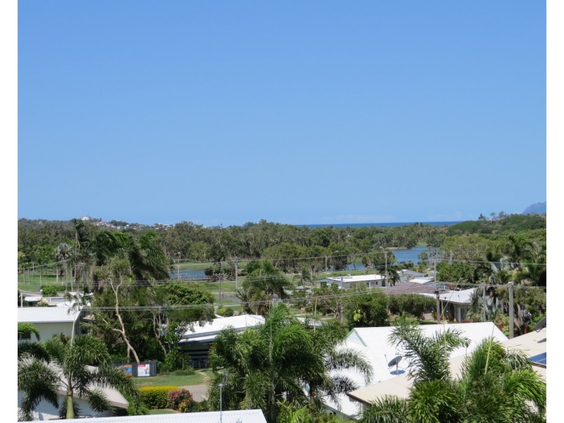 9 Allan Place, Bowen QLD 4805