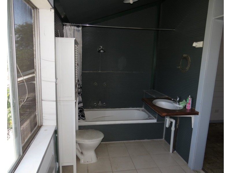 19393 Bruce Highway, Bowen QLD 4805