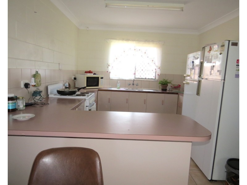 2/25 Saint Kilda Street, Bowen QLD 4805