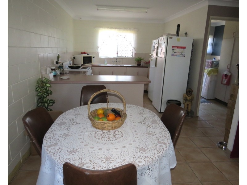 2/25 Saint Kilda Street, Bowen QLD 4805