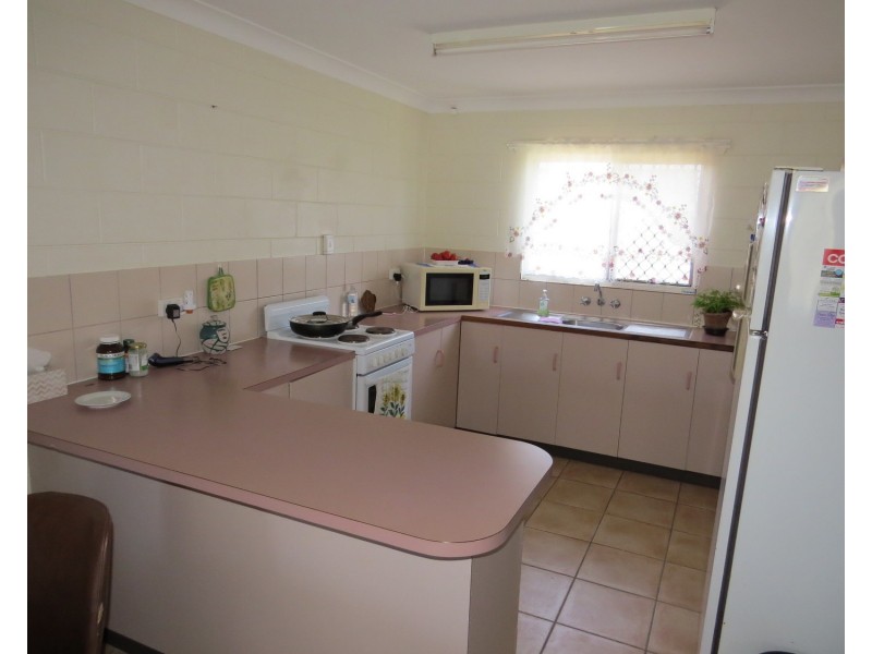 2/25 Saint Kilda Street, Bowen QLD 4805