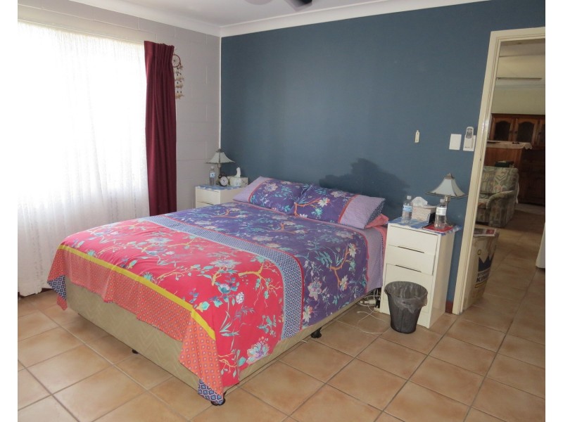 2/25 Saint Kilda Street, Bowen QLD 4805