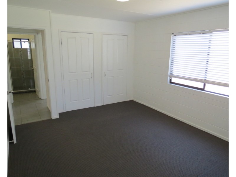 2/10 Field Street, Bowen QLD 4805