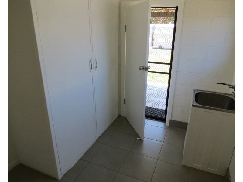 2/10 Field Street, Bowen QLD 4805