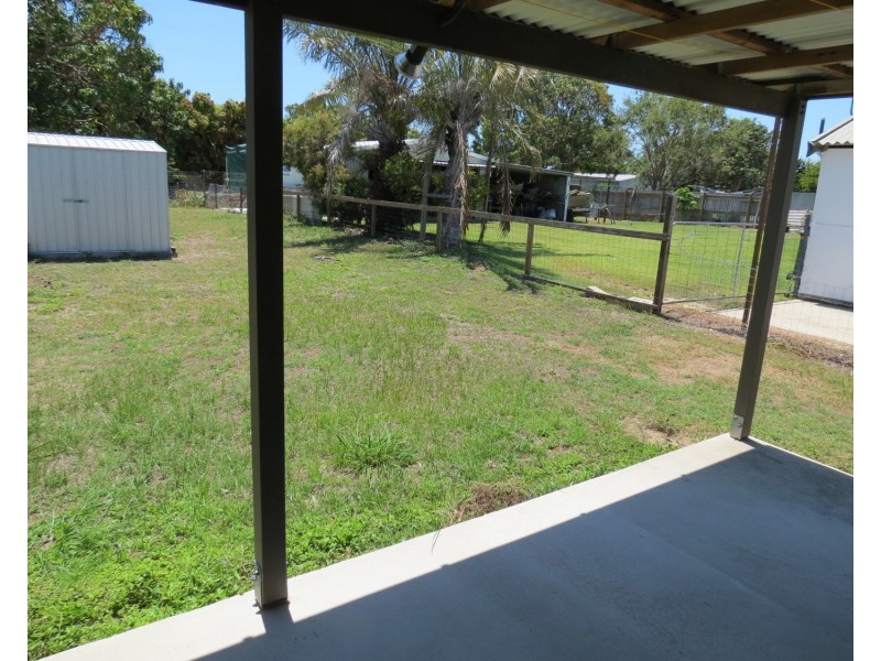 2/10 Field Street, Bowen QLD 4805