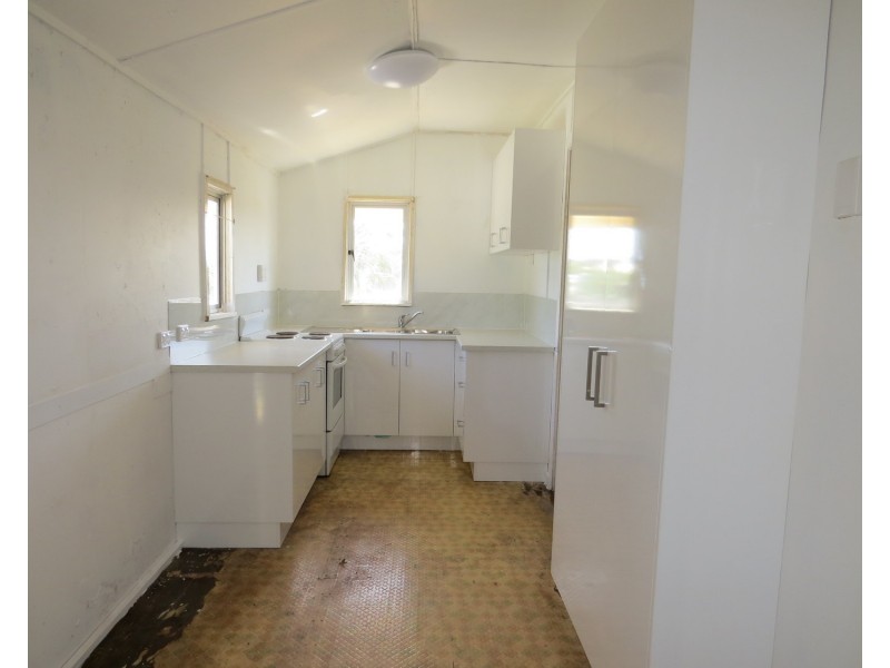 47 Livingstone Street, Bowen QLD 4805