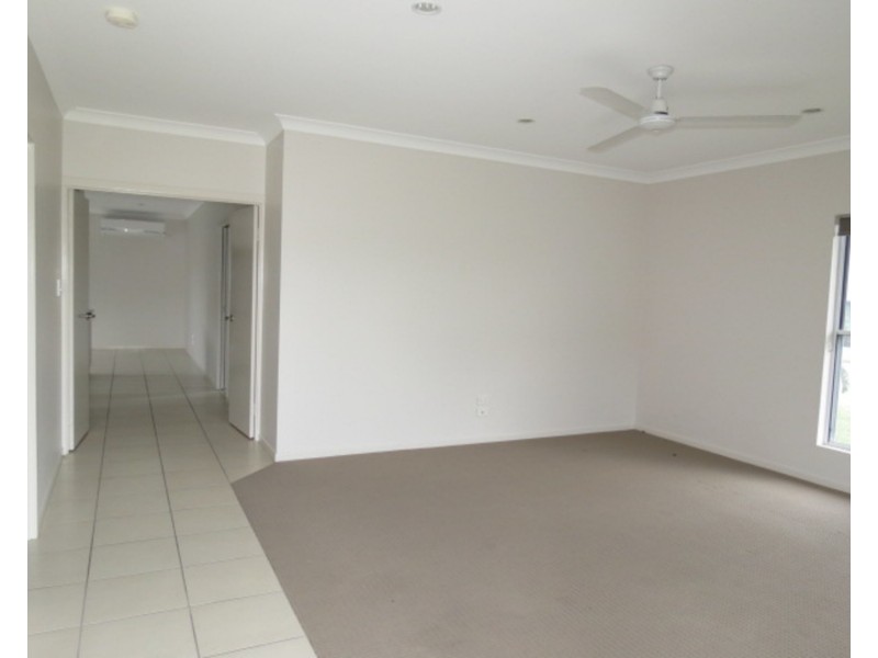 1 Second Close, Bowen QLD 4805