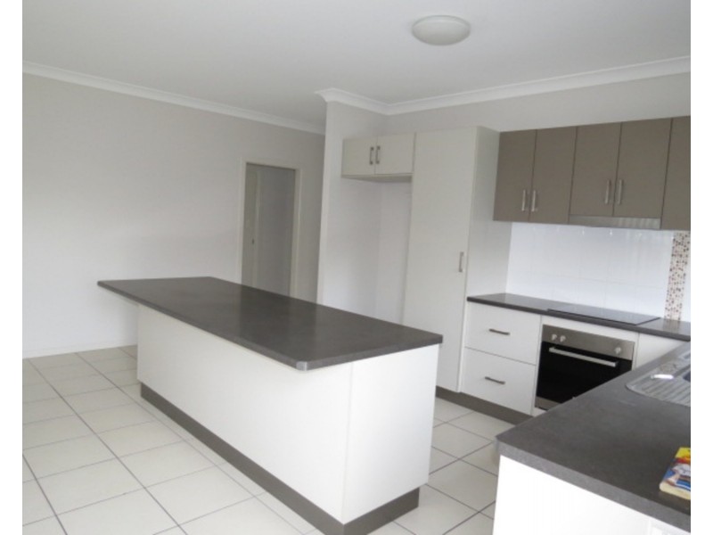 1 Second Close, Bowen QLD 4805