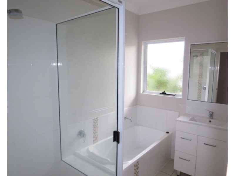 1 Second Close, Bowen QLD 4805