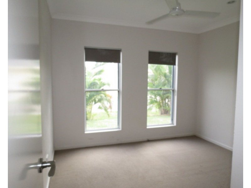 1 Second Close, Bowen QLD 4805