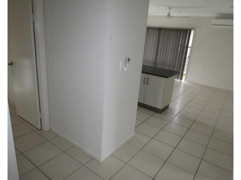 1 Second Close, Bowen QLD 4805