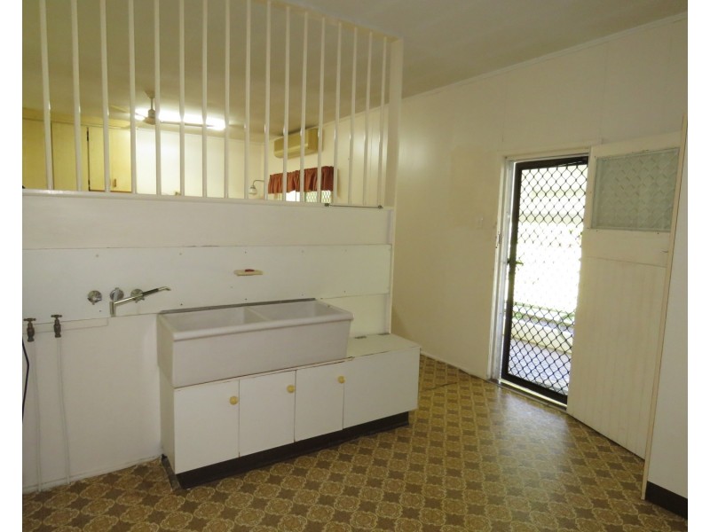 11 Golf Links Road, Bowen QLD 4805